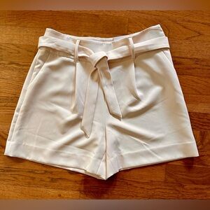 NWT White House Black Market Shorts size 6 - cream